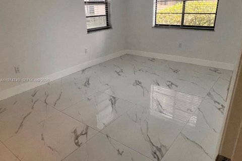 Condominio en alquiler en Miami, Florida, 2 dormitorios, 91.32 m2 № 2041338 - foto 9