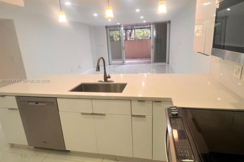 Condominio en alquiler en Miami, Florida, 2 dormitorios, 91.32 m2 № 2041338 - foto 4