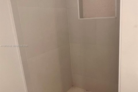 Condominio en alquiler en Miami, Florida, 2 dormitorios, 91.32 m2 № 2041338 - foto 14