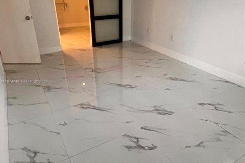 Condominio en alquiler en Miami, Florida, 2 dormitorios, 91.32 m2 № 2041338 - foto 10