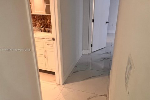 Condominio en alquiler en Miami, Florida, 2 dormitorios, 91.32 m2 № 2041338 - foto 8
