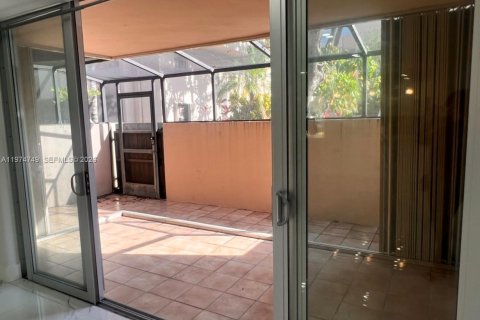 Condominio en alquiler en Miami, Florida, 2 dormitorios, 91.32 m2 № 2041338 - foto 15