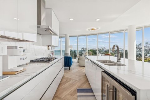 Condo in Tampa, Florida, 3 bedrooms № 2103641 - photo 20