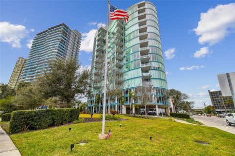 Condo à Tampa, Floride, 3 chambres  № 2103641