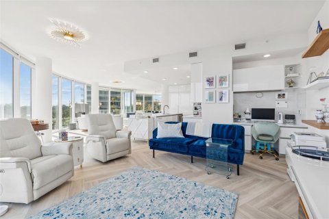Condo in Tampa, Florida, 3 bedrooms № 2103641 - photo 10