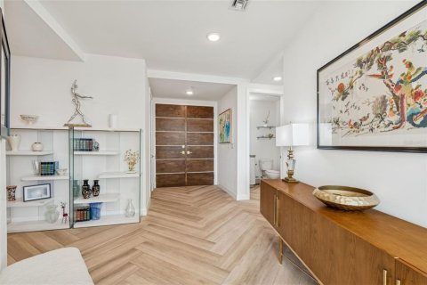 Condo in Tampa, Florida, 3 bedrooms № 2103641 - photo 4
