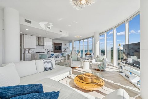 Condo in Tampa, Florida, 3 bedrooms № 2103641 - photo 28