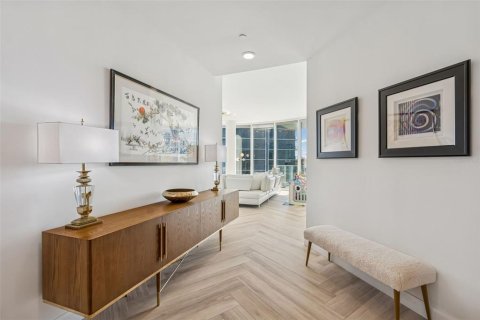 Condo in Tampa, Florida, 3 bedrooms № 2103641 - photo 5