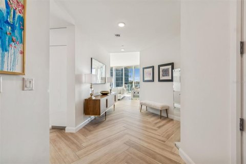 Condo in Tampa, Florida, 3 bedrooms № 2103641 - photo 6
