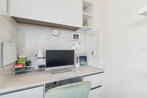 Condo in Tampa, Florida, 3 bedrooms № 2103641 - photo 11