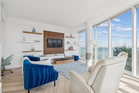 Condo in Tampa, Florida, 3 bedrooms № 2103641 - photo 7