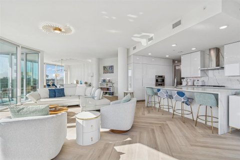 Condo in Tampa, Florida, 3 bedrooms № 2103641 - photo 26