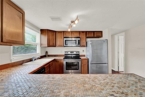 House in Sorrento, Florida 3 bedrooms, 119.66 sq.m. № 1846366 - photo 3