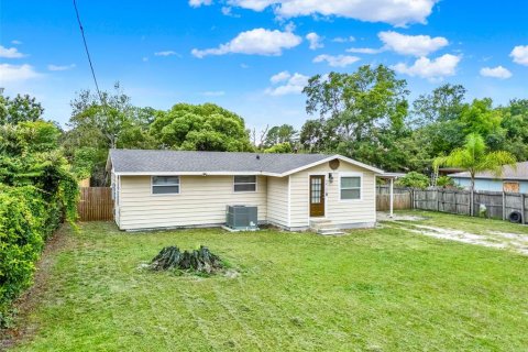 House in Sorrento, Florida 3 bedrooms, 119.66 sq.m. № 1846366 - photo 17