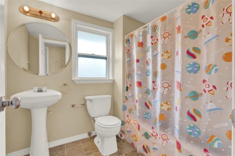 House in Sorrento, Florida 3 bedrooms, 119.66 sq.m. № 1846366 - photo 14