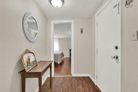 House in Sorrento, Florida 3 bedrooms, 119.66 sq.m. № 1846366 - photo 9