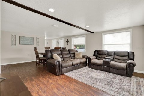 House in Sorrento, Florida 3 bedrooms, 119.66 sq.m. № 1846366 - photo 7