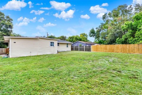 House in Sorrento, Florida 3 bedrooms, 119.66 sq.m. № 1846366 - photo 18