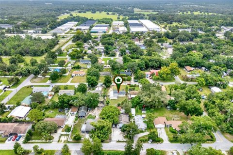 House in Sorrento, Florida 3 bedrooms, 119.66 sq.m. № 1846366 - photo 21