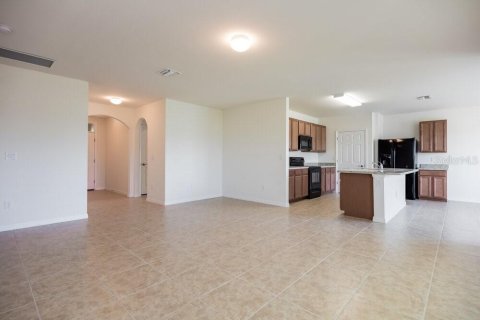 Casa en alquiler en Cape Coral, Florida, 4 dormitorios, 194.17 m2 № 1918000 - foto 3