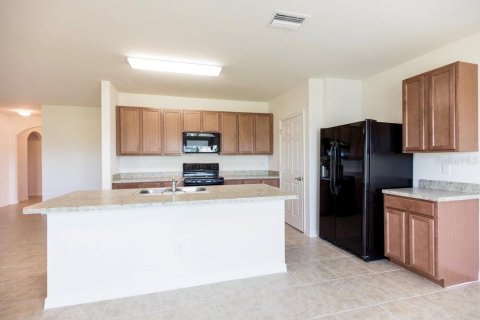 Casa en alquiler en Cape Coral, Florida, 4 dormitorios, 194.17 m2 № 1918000 - foto 4