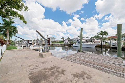 Casa en venta en New Port Richey, Florida, 3 dormitorios, 144.37 m2 № 2342235 - foto 23