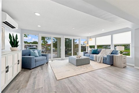 Casa en venta en New Port Richey, Florida, 3 dormitorios, 144.37 m2 № 2342235 - foto 8