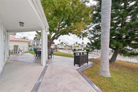 Casa en venta en New Port Richey, Florida, 3 dormitorios, 144.37 m2 № 2342235 - foto 18