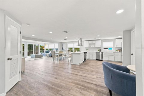 Casa en venta en New Port Richey, Florida, 3 dormitorios, 144.37 m2 № 2342235 - foto 3