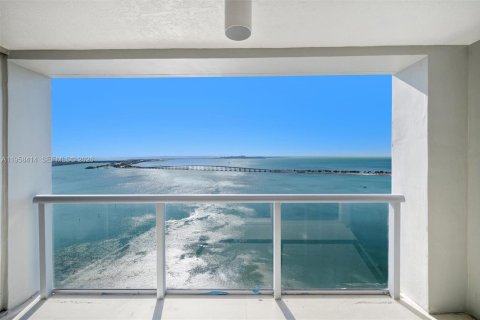 Copropriété à louer à Miami, Floride: 3 chambres, 152.36 m2 № 2019859 - photo 7