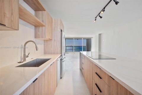 Copropriété à louer à Miami, Floride: 3 chambres, 152.36 m2 № 2019859 - photo 6