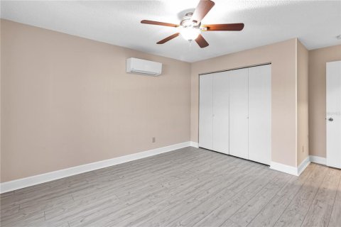 House in Clearwater, Florida 5 bedrooms, 208.47 sq.m. № 2210836 - photo 20