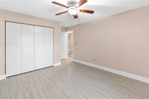 House in Clearwater, Florida 5 bedrooms, 208.47 sq.m. № 2210836 - photo 19