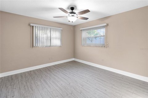 House in Clearwater, Florida 5 bedrooms, 208.47 sq.m. № 2210836 - photo 26
