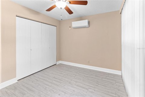 House in Clearwater, Florida 5 bedrooms, 208.47 sq.m. № 2210836 - photo 15