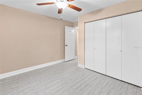 House in Clearwater, Florida 5 bedrooms, 208.47 sq.m. № 2210836 - photo 16