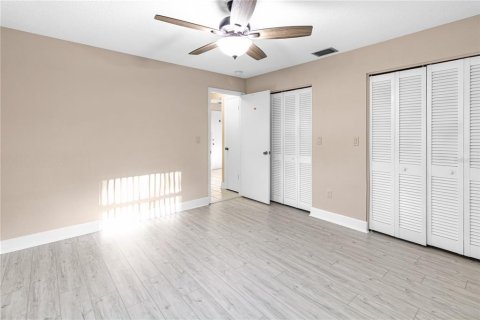 House in Clearwater, Florida 5 bedrooms, 208.47 sq.m. № 2210836 - photo 28