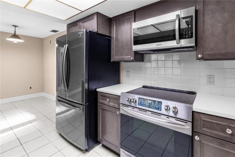 House in Clearwater, Florida 5 bedrooms, 208.47 sq.m. № 2210836 - photo 6