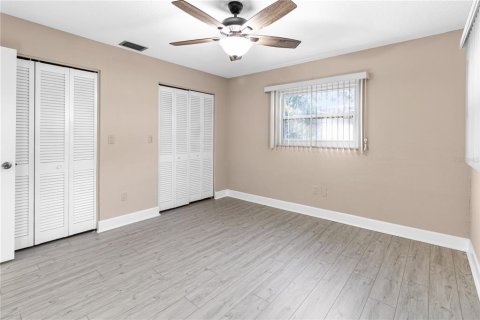 House in Clearwater, Florida 5 bedrooms, 208.47 sq.m. № 2210836 - photo 27