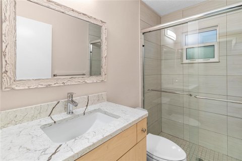 House in Clearwater, Florida 5 bedrooms, 208.47 sq.m. № 2210836 - photo 21