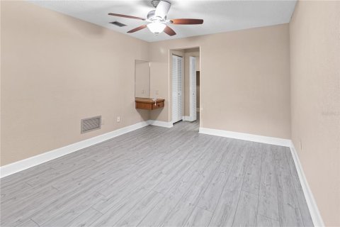 House in Clearwater, Florida 5 bedrooms, 208.47 sq.m. № 2210836 - photo 9