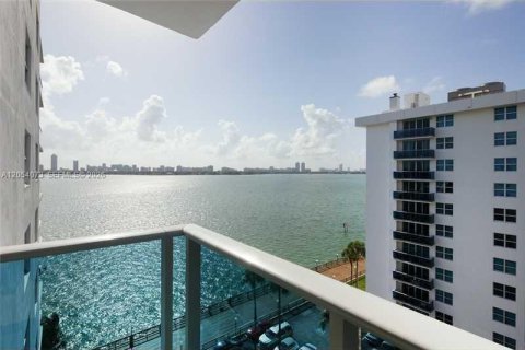 Condo à North Bay Village, Floride, 1 chambre  № 2180112
