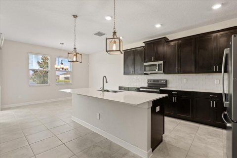 Casa en venta en Orlando, Florida, 4 dormitorios, 220.18 m2 № 1841793 - foto 4