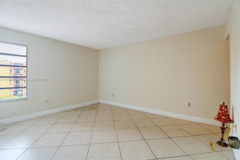 Купить кондоминиум в Майами, Флорида 2 спальни, 73.67м2, № 1452943 - фото 13