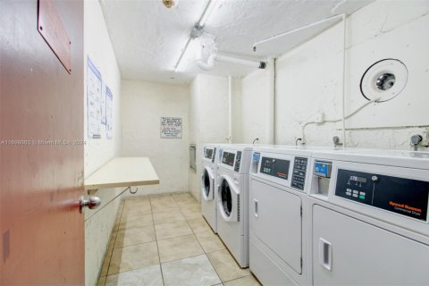 Купить кондоминиум в Майами, Флорида 2 спальни, 73.67м2, № 1452943 - фото 19