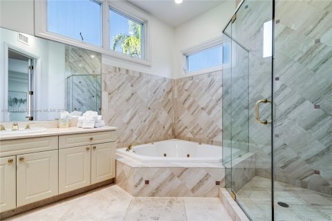 Villa ou maison à louer à Fort Lauderdale, Floride: 9 chambres, 2021.18 m2 № 1710856 - photo 9