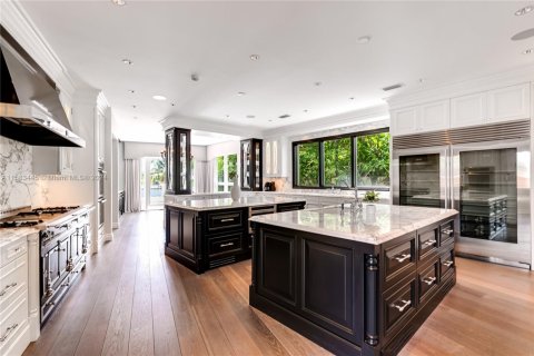 Villa ou maison à louer à Fort Lauderdale, Floride: 9 chambres, 2021.18 m2 № 1710856 - photo 28