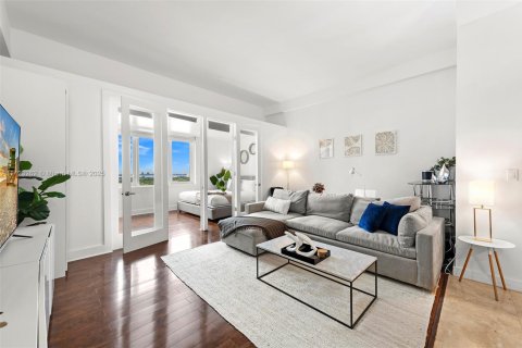 Studio in the Condo in Miami Beach, Florida  № 2014054