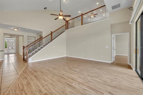 Casa en venta en Kissimmee, Florida, 5 dormitorios, 295.15 m2 № 1858074 - foto 13
