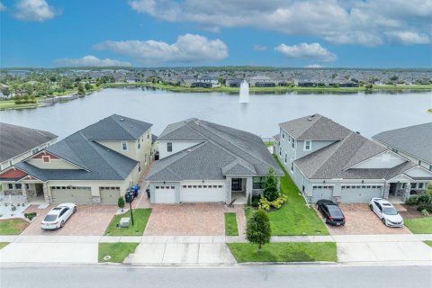 Casa en venta en Kissimmee, Florida, 5 dormitorios, 295.15 m2 № 1858074 - foto 2